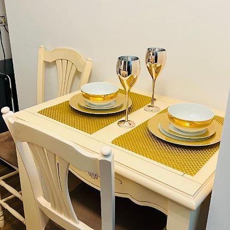 Garsoniera Lux Centru Pietonal Tirgu - Jiu Apartman Zsilvásárhely Kültér fotó