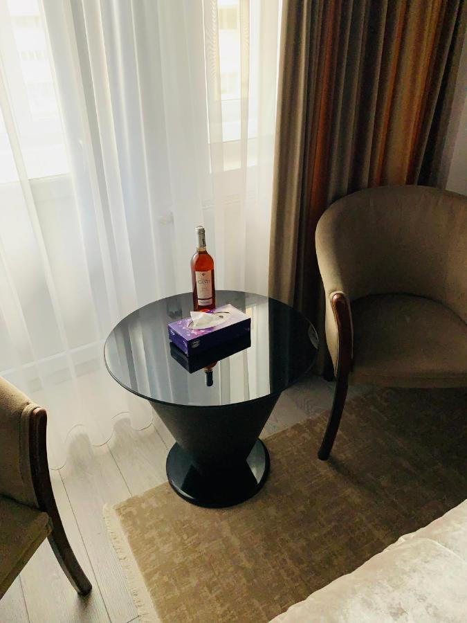 Garsoniera Lux Centru Pietonal Tirgu - Jiu Apartman Zsilvásárhely Kültér fotó